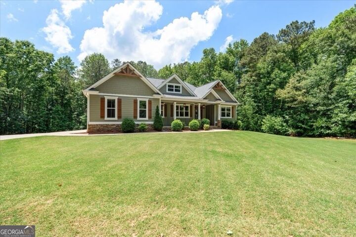 Property Photo:  1001 Glenloch Road  GA 30170 