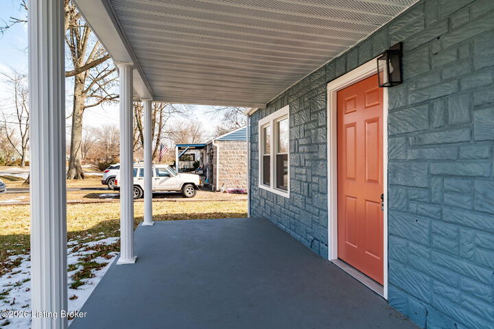 Property Photo:  711 Shaffer Rd  KY 40118 
