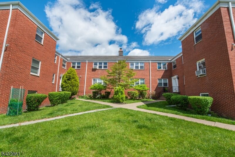 Property Photo:  284 Claremont Ave A3  NJ 07044 