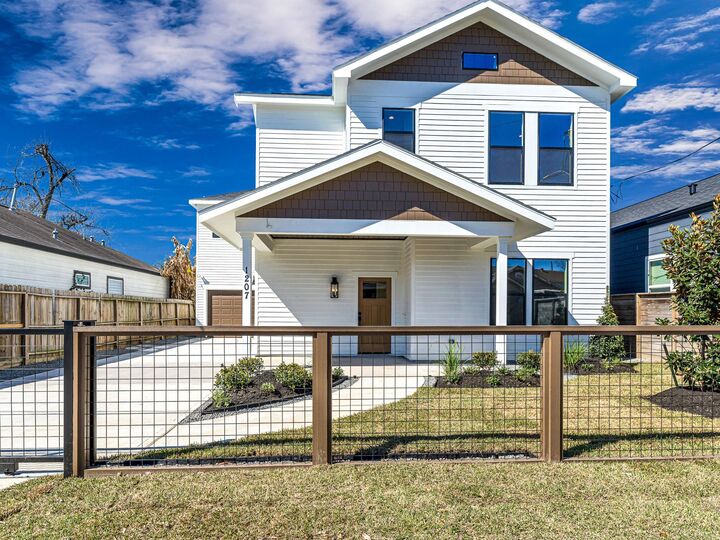 Property Photo:  1207 Tabor Street  TX 77009 