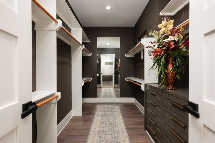 Property Photo:  917 Thompson Street  TX 77007 