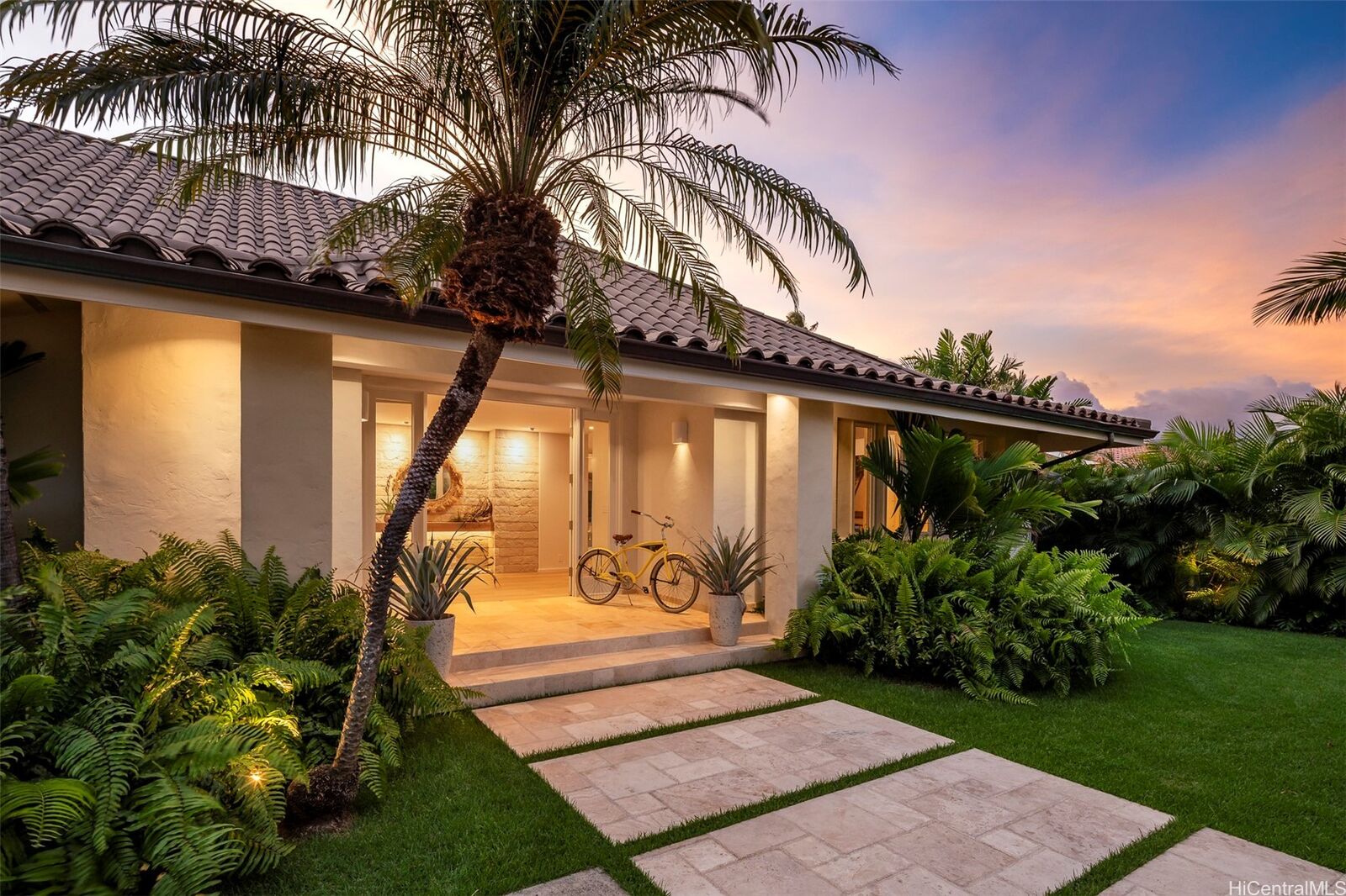 Property Photo:  4670 Kahala Avenue  HI 96816 