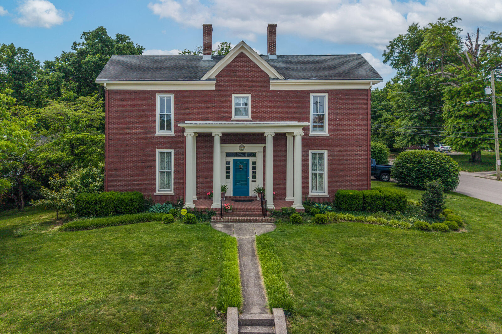 Property Photo:  450 Oak Street  KY 40475 