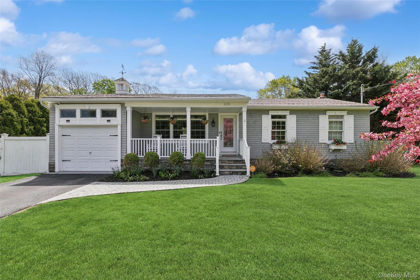 Property Photo:  1039 Middle Road  NY 11901 