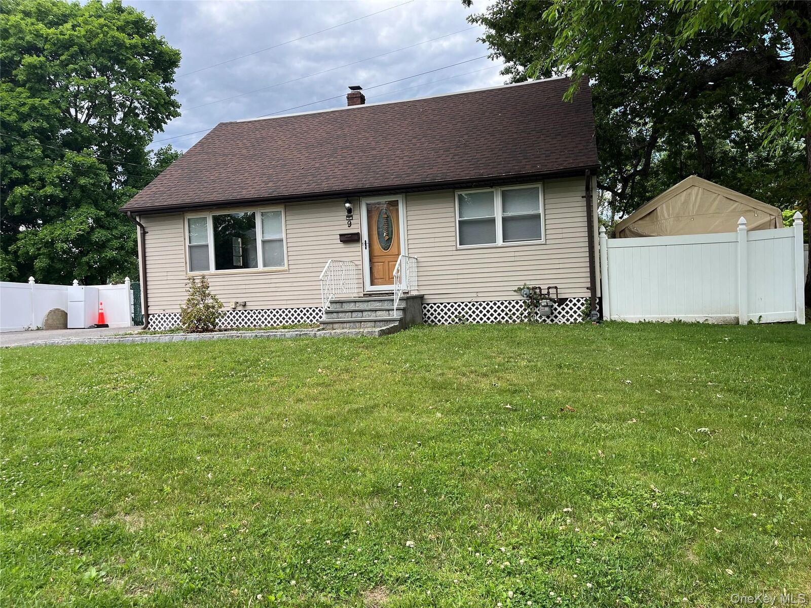 Property Photo:  9 Walter Drive  NY 10980 