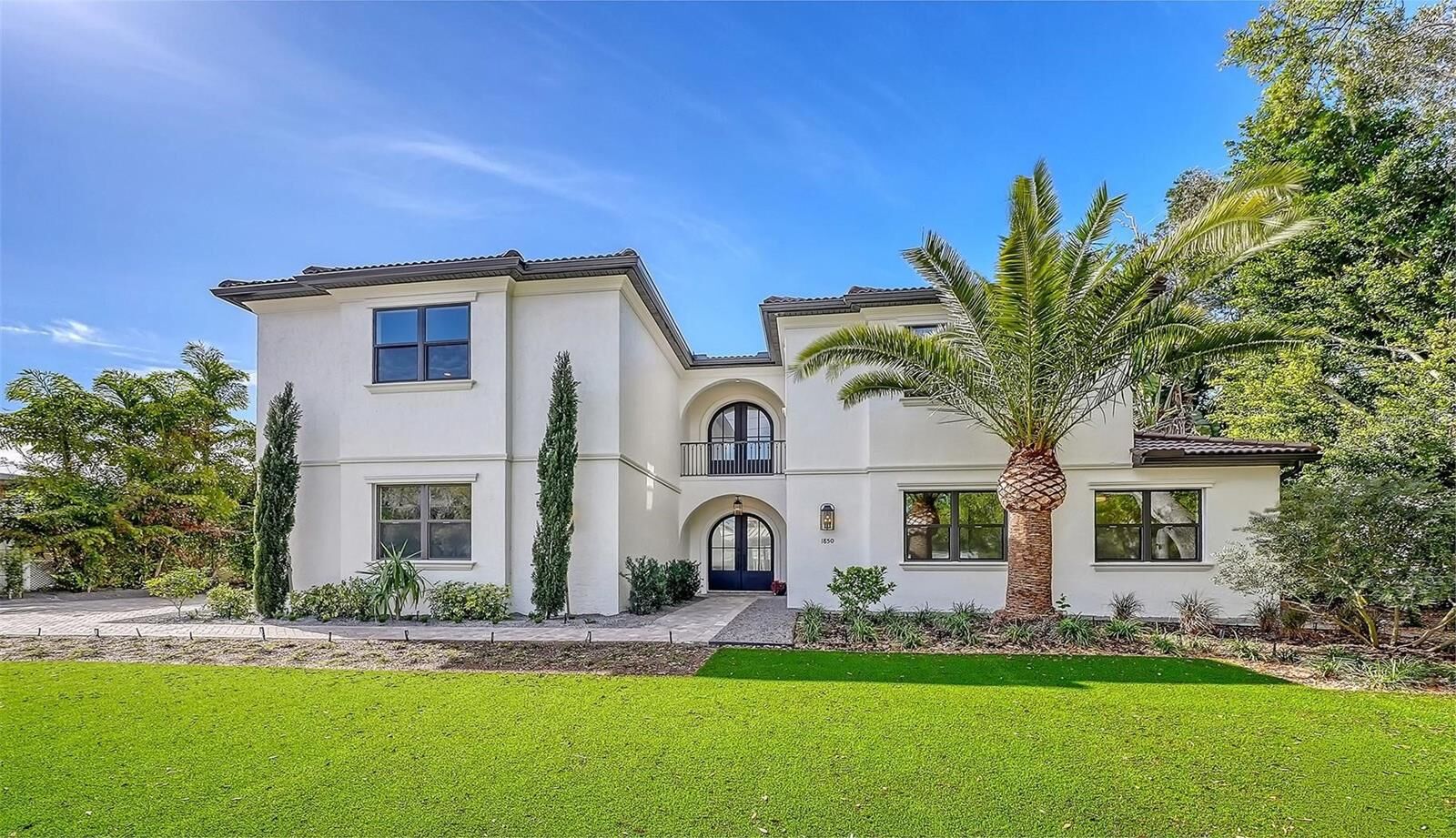 Property Photo: 1850 Webber Street FL 34239