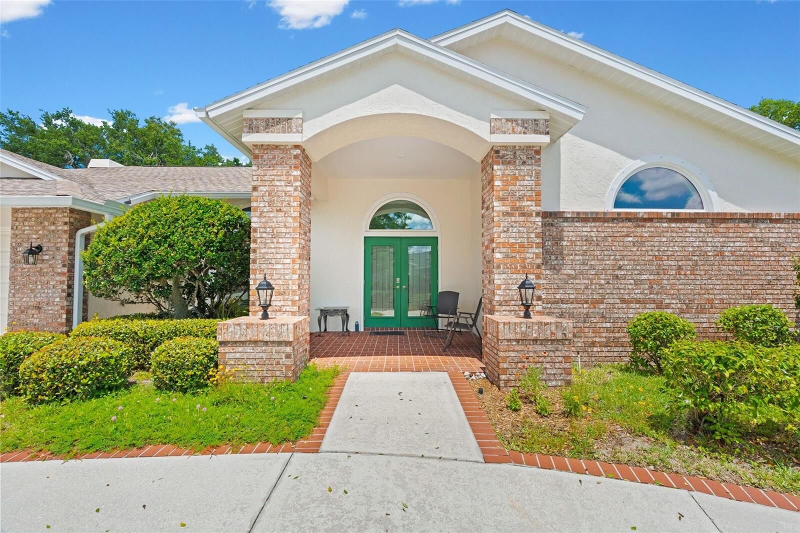 Property Photo: 4442 Hollybrook Way FL 34233