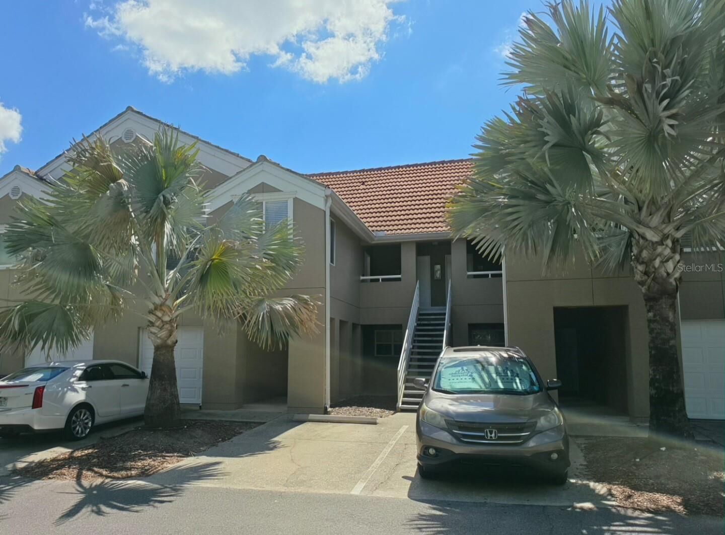 Property Photo: 15215 Amberly Drive 907 FL 33647