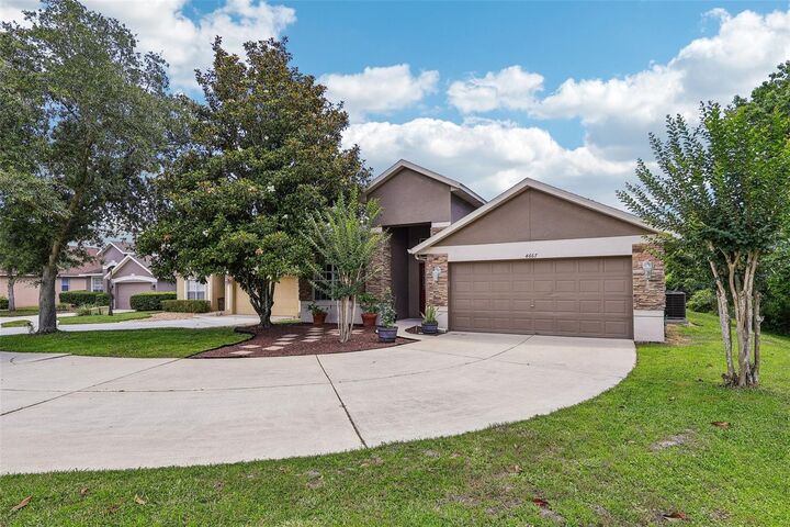 Property Photo: 4667 Redmond Place FL 32771