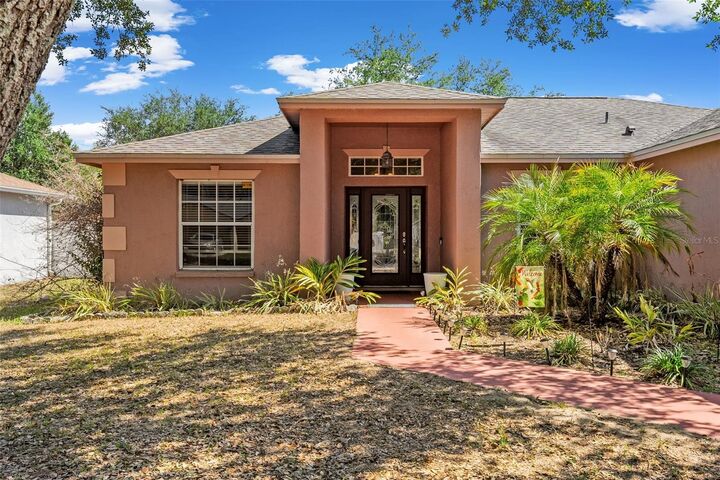 Property Photo:  127 Winston Manor Circle  FL 33584 