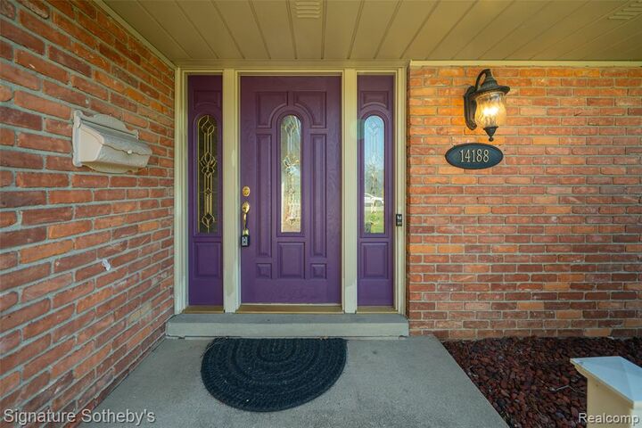 Property Photo:  14188 Ramblewood Street  MI 48154 5338 