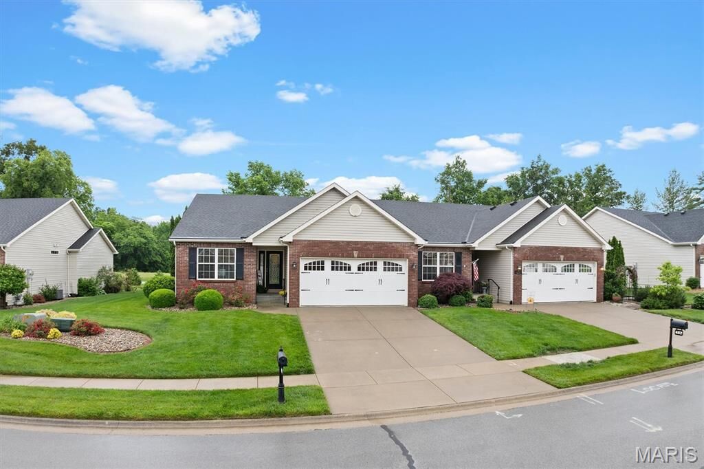 Property Photo: 485 Bandmour Place IL 62269