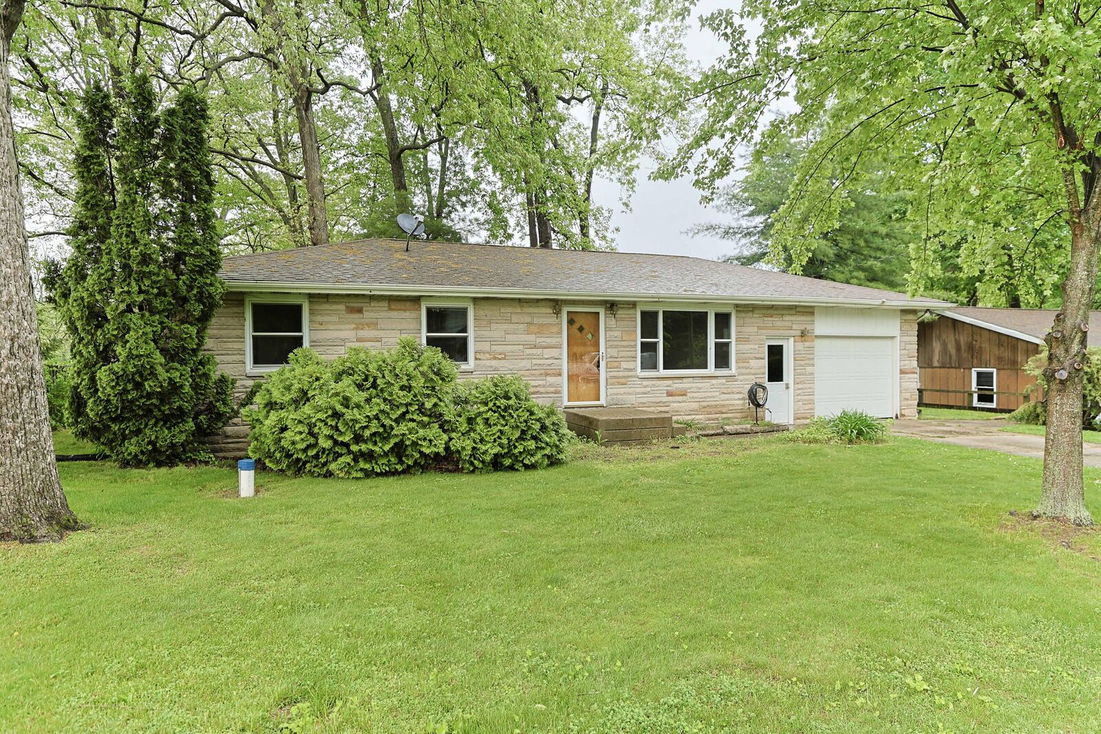 Property Photo:  2517 Heath Drive  MI 49120 