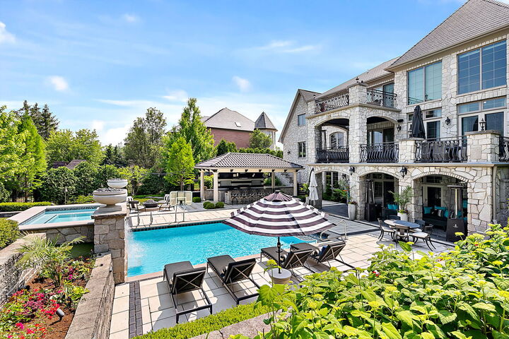 Property Photo: 8611 Crest Court IL 60527