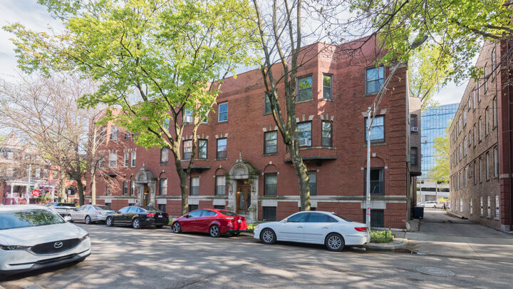 Property Photo:  1327 E 52nd Street 302  IL 60615 