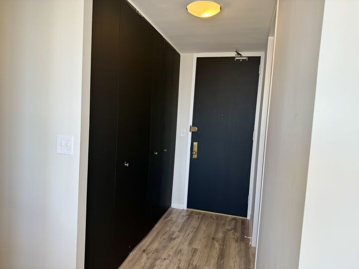 Property Photo:  