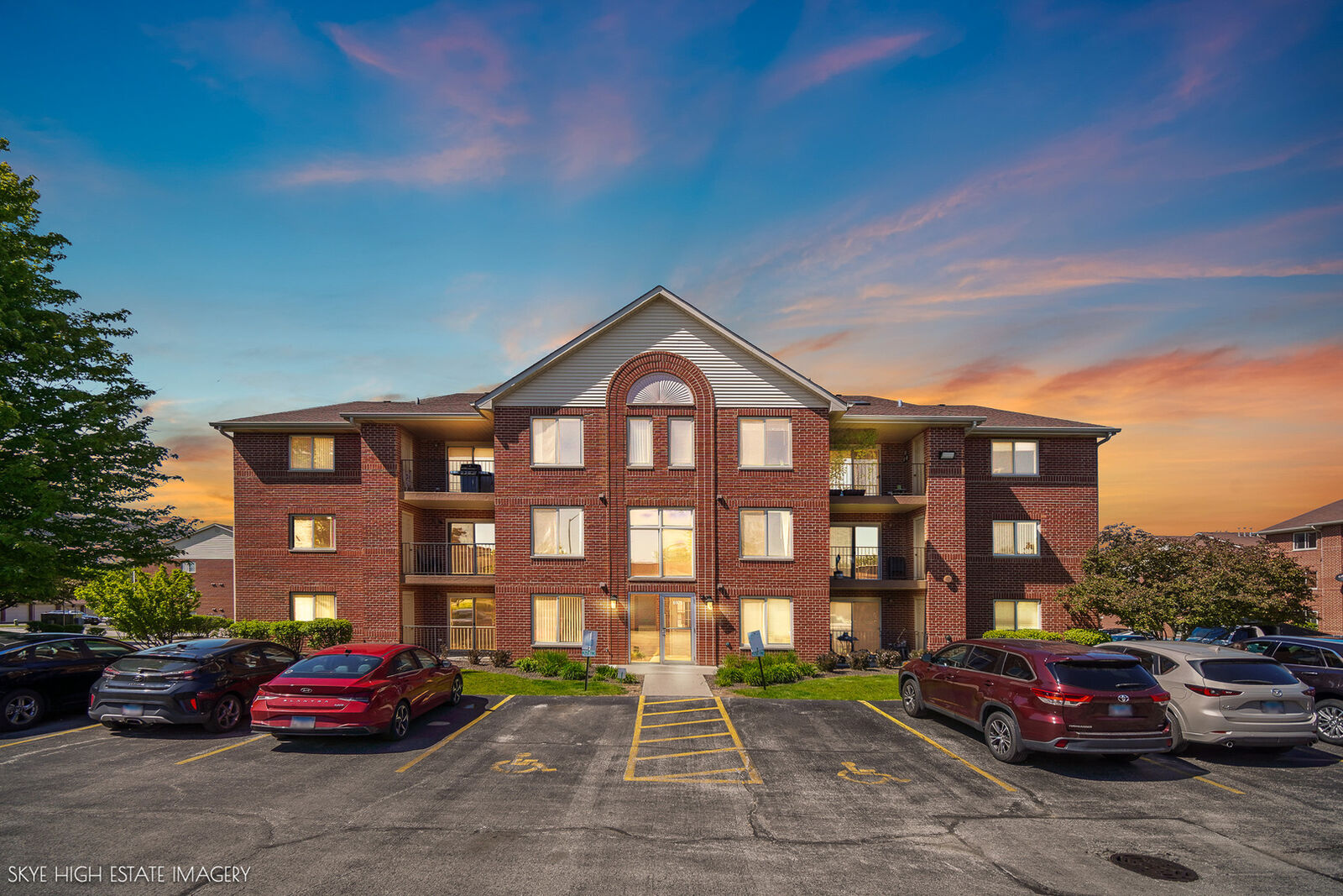 Property Photo:  6975 Heritage Circle 1A  IL 60462 