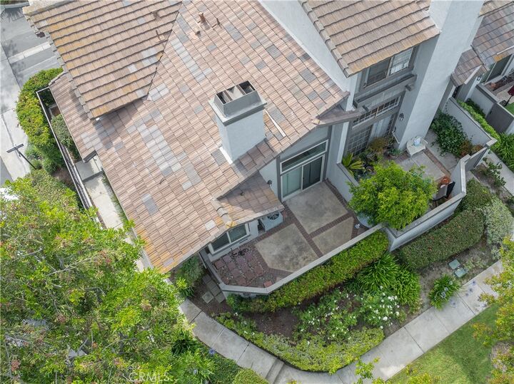 Property Photo:  2 Evening Breeze  CA 92603 
