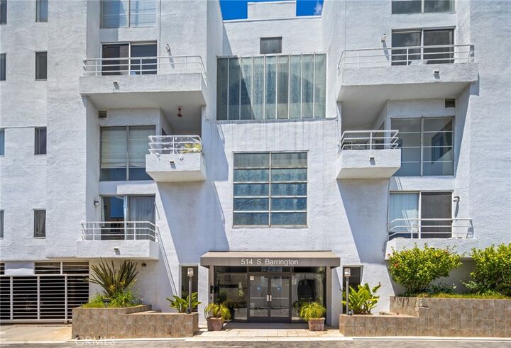 Property Photo: 520 S Barrington Avenue 116 CA 90049
