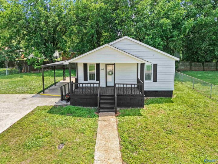 Property Photo: 209 Baxter Avenue NW AL 35811