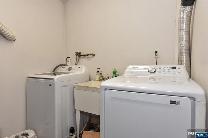 Property Photo:  31 Leo Place  NJ 07644 