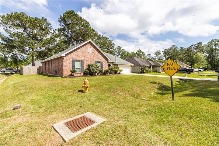 Property Photo: 711 Lionel Court LA 70420
