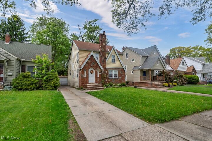 Property Photo: 1270 Plainfield Road OH 44121