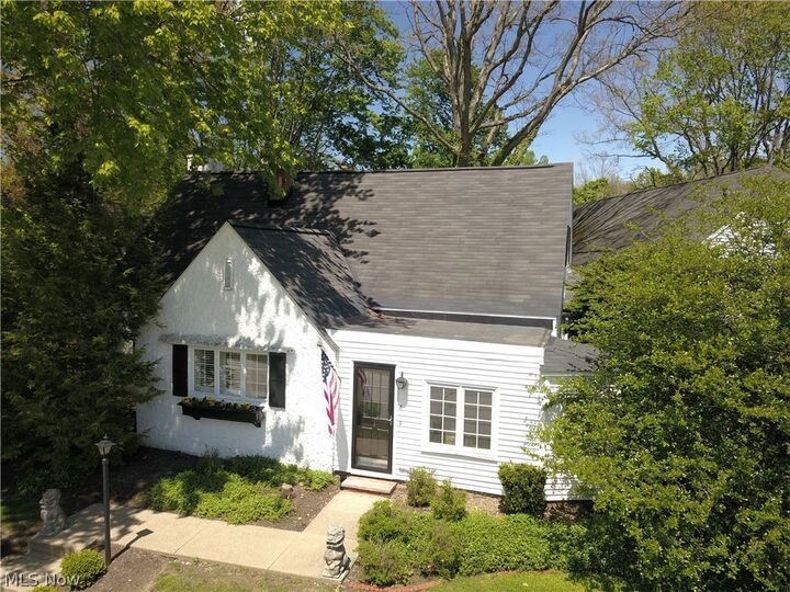 Property Photo:  14661 Hillbrook Lane N 4  OH 44022 