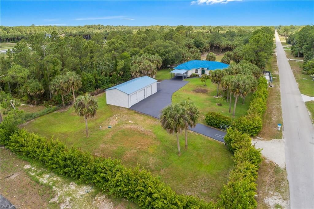 Property Photo:  104 12th Ave NW  FL 34120 