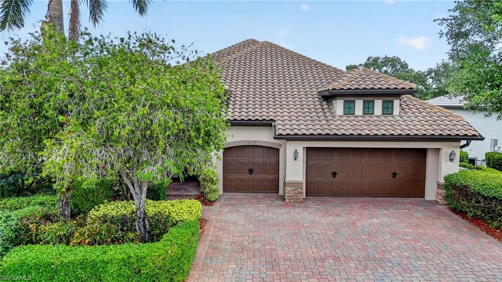 Property Photo: 16117 Herons View Dr FL 33920