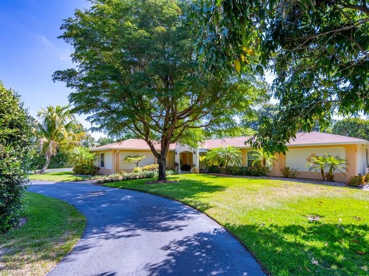 Property Photo: 610 West St FL 34108
