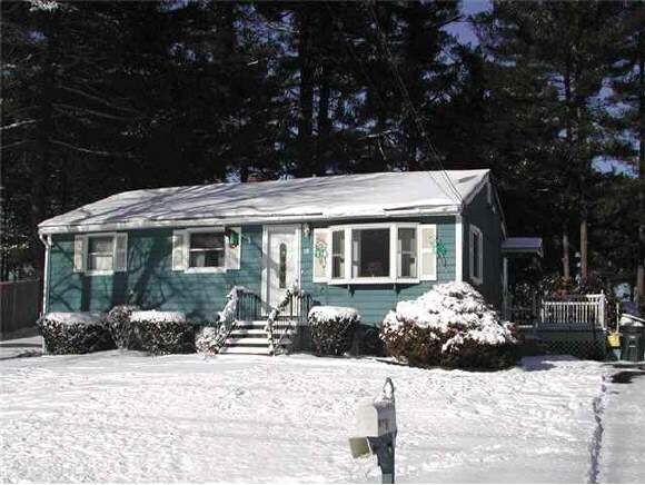Property Photo:  10 Yarmouth Drive  NH 03062 