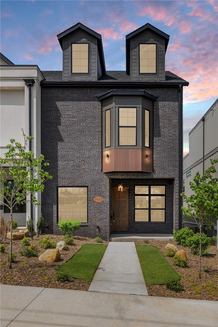 Property Photo:  1033 NW A Street  AR 72712 