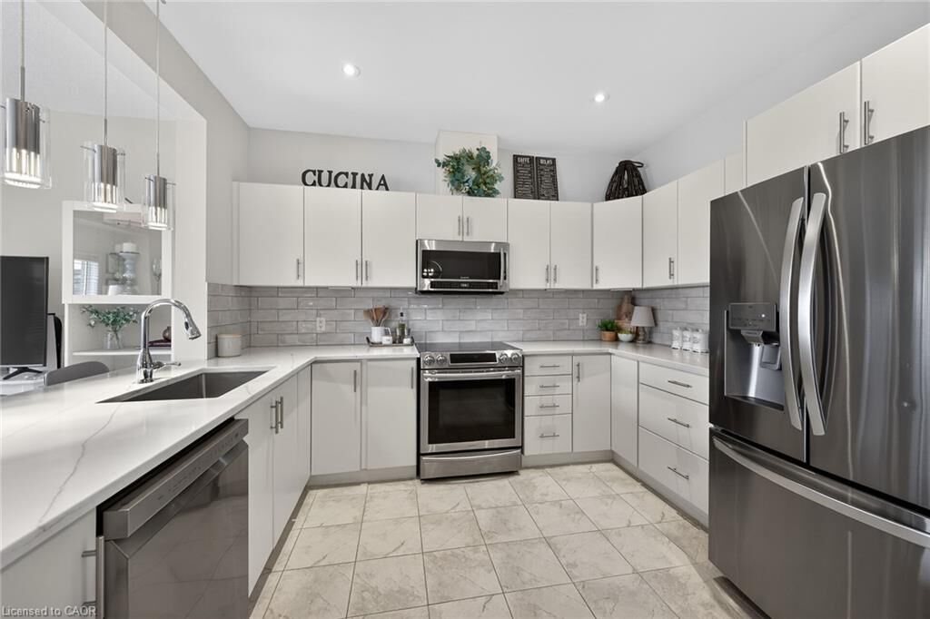 Property Photo:  167 Lormont Boulevard  ON L8J 0K2 
