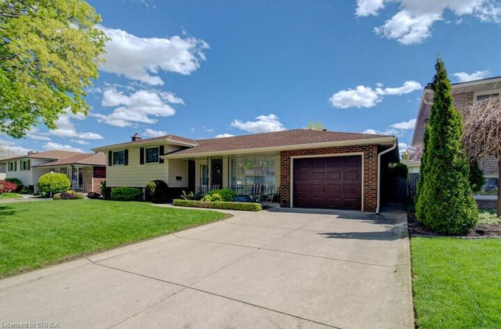 Property Photo:  11 Pippin Drive  ON N3R 5V8 