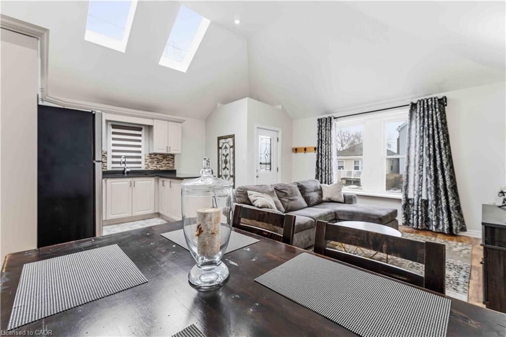 Property Photo:  74 Province Street N  ON L8H 4H6 