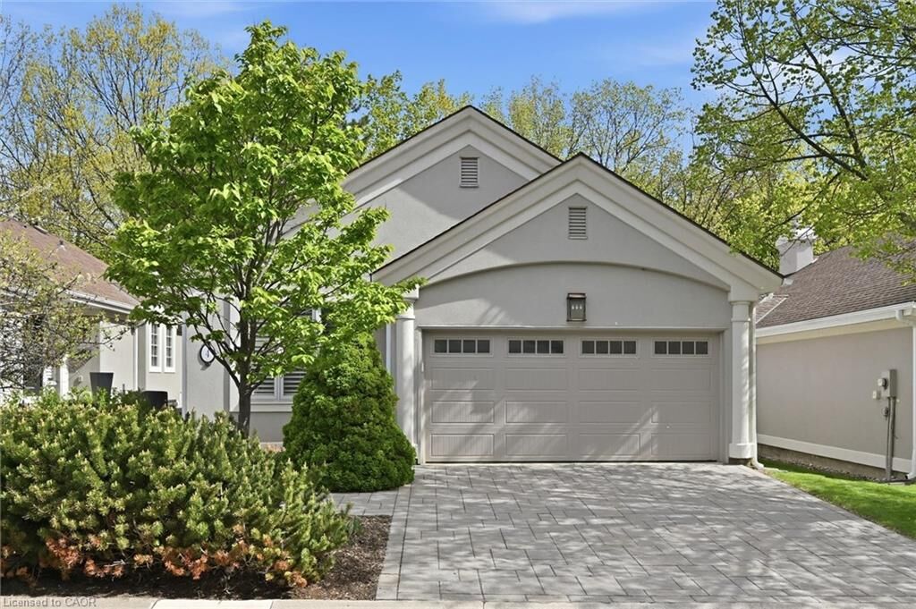 Property Photo: 1095 Skyview Drive 4 ON L7P 4W7