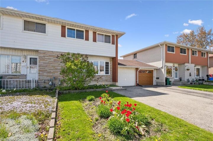 Property Photo: 49 Overlea Drive ON N2M 1S9