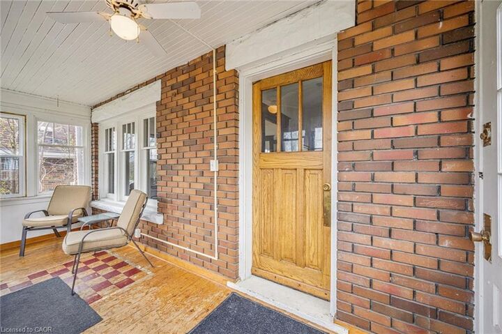Property Photo:  9 Spadina Road E  ON N2M 3X2 