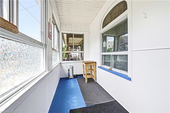 Property Photo:  43 Harvey Street  ON L8L 2L9 