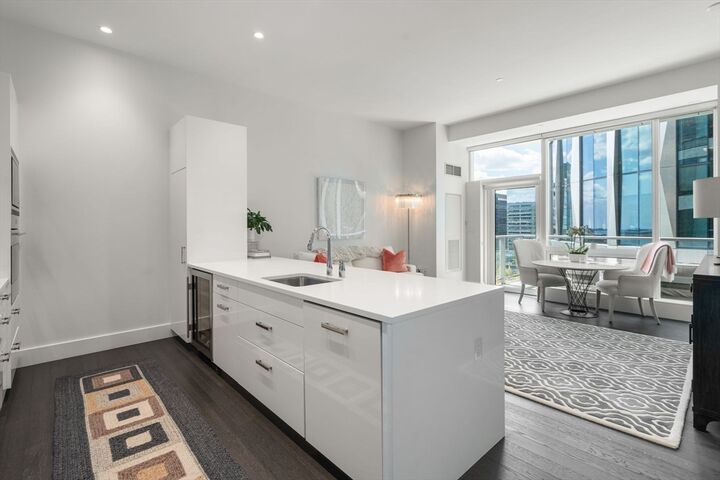 Property Photo: 50 Liberty Dr 12G MA 02210
