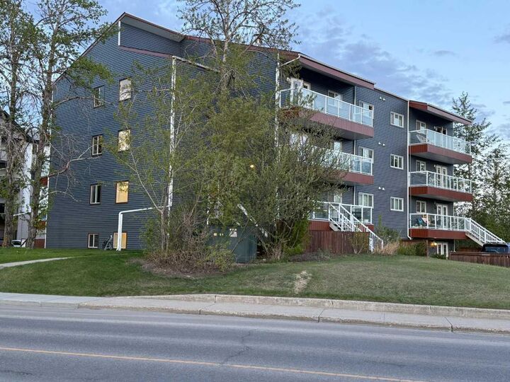 Property Photo:  5519 Kerry Wood Drive 201  AB T4N 4X3 