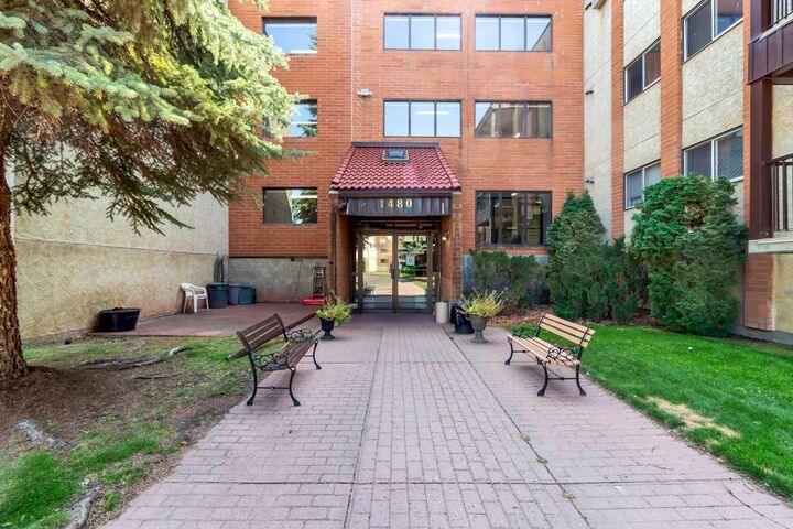 Property Photo:  1480 Southview Drive SE 143  AB T1B 3Z3 