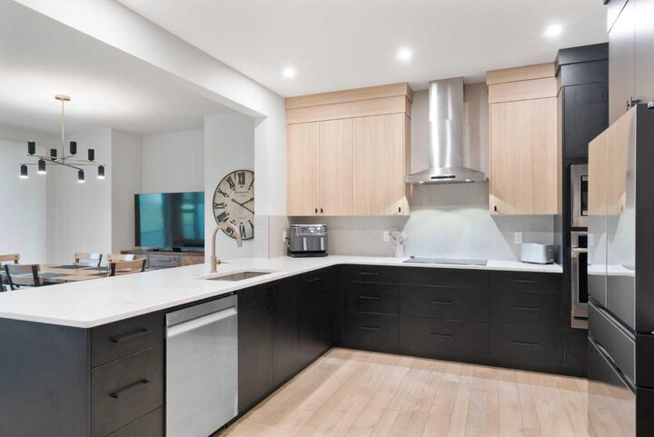 Property Photo:  500 Cranbrook Gardens SE  AB T3M 3N5 