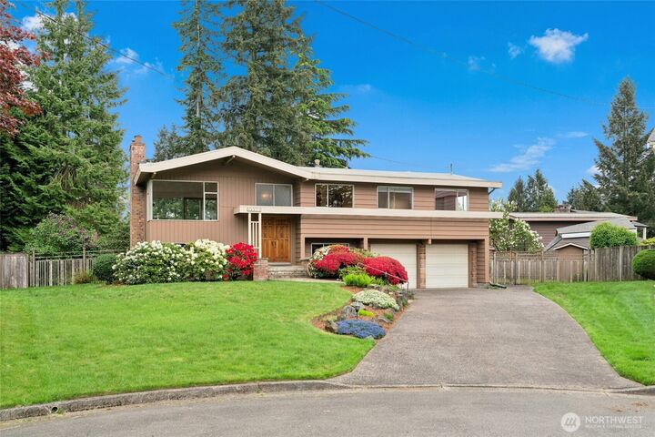 Property Photo:  14511 NE 2nd Place  WA 98007 