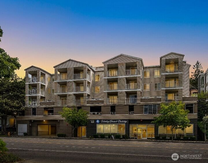 Property Photo: 2530 15th Avenue W 410 WA 98119