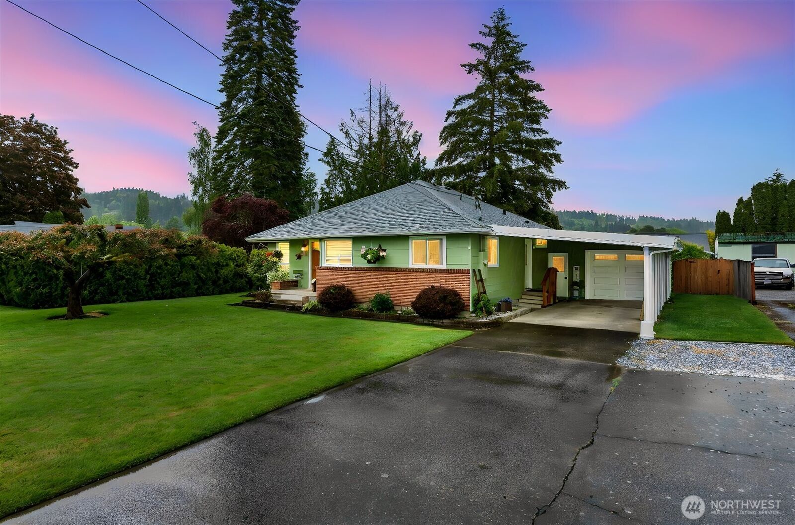 Property Photo:  762 SW 18th Street  WA 98532 