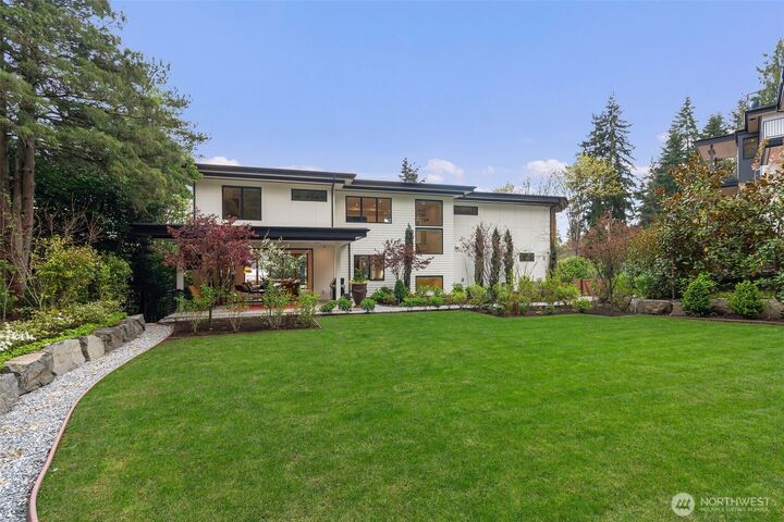 Property Photo:  9818 SE 42nd Place  WA 98040 