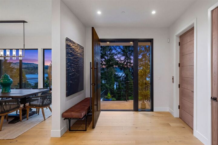 Property Photo:  9818 SE 42nd Place  WA 98040 