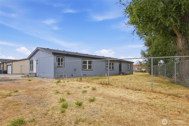 Property Photo: 1702 W Bemis Street WA 98837